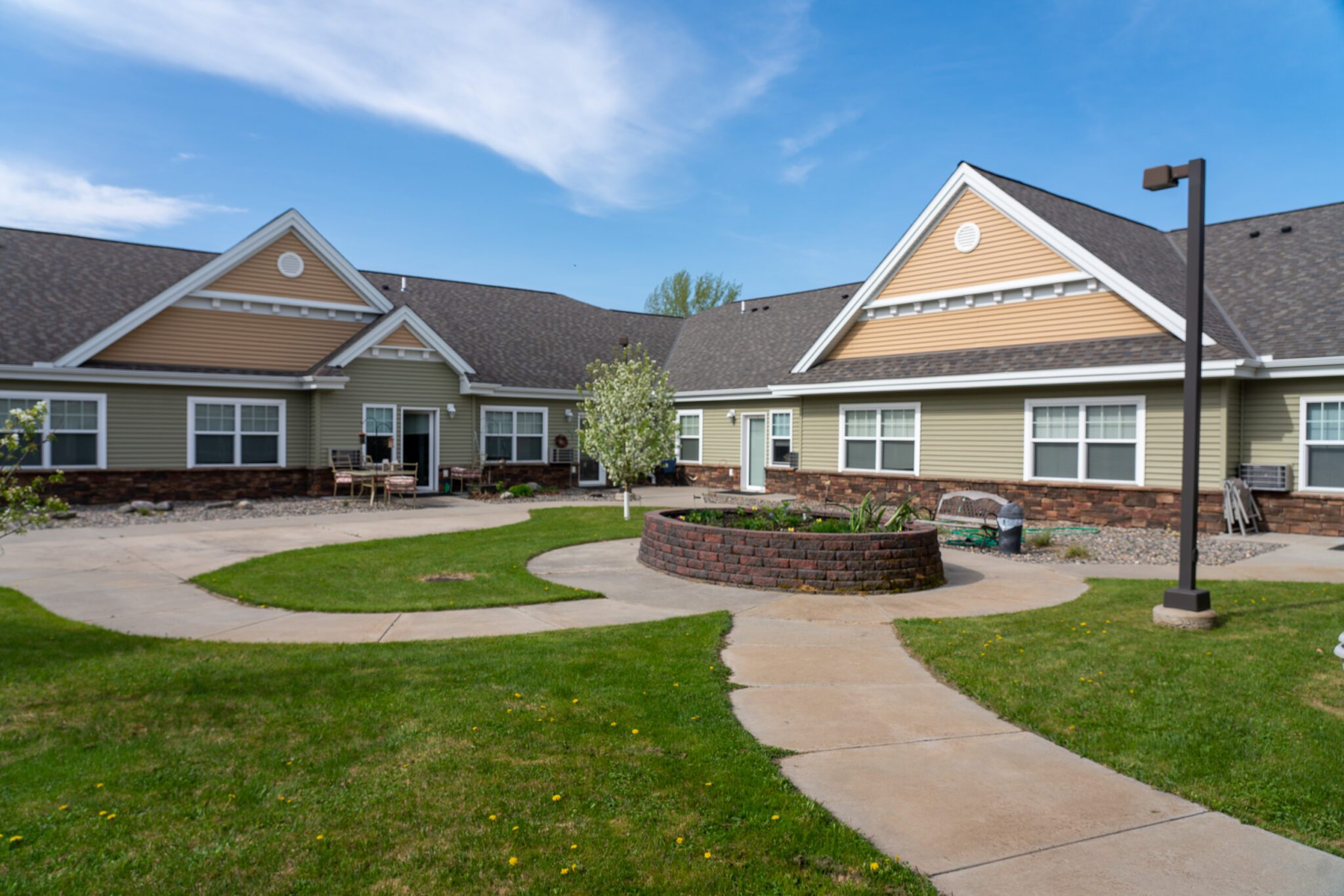 Eldercare of Bemidji outside landscaping